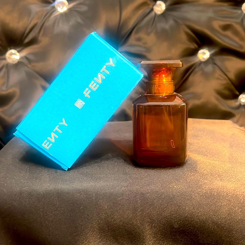 👑FENTY PERFUME👑